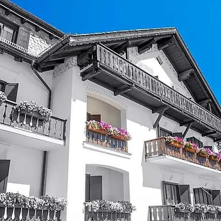 Giardino Sankt Moritz - Champfer מלון